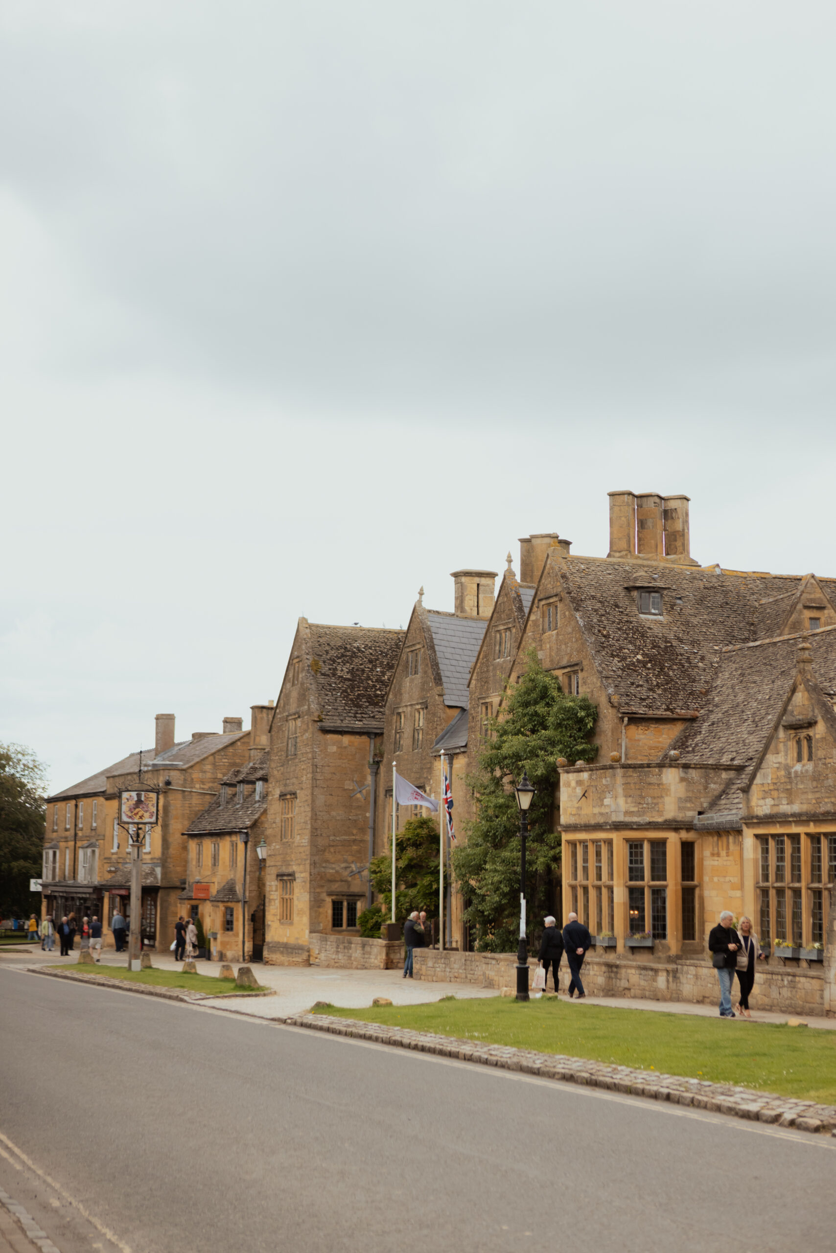 3 Of Our Favourite Cotswold Cafés For A Spot Of Lunch